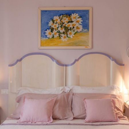 マリーナ・ディ・マッサ Tre Civette Sul Como Bed & Breakfast エクステリア 写真