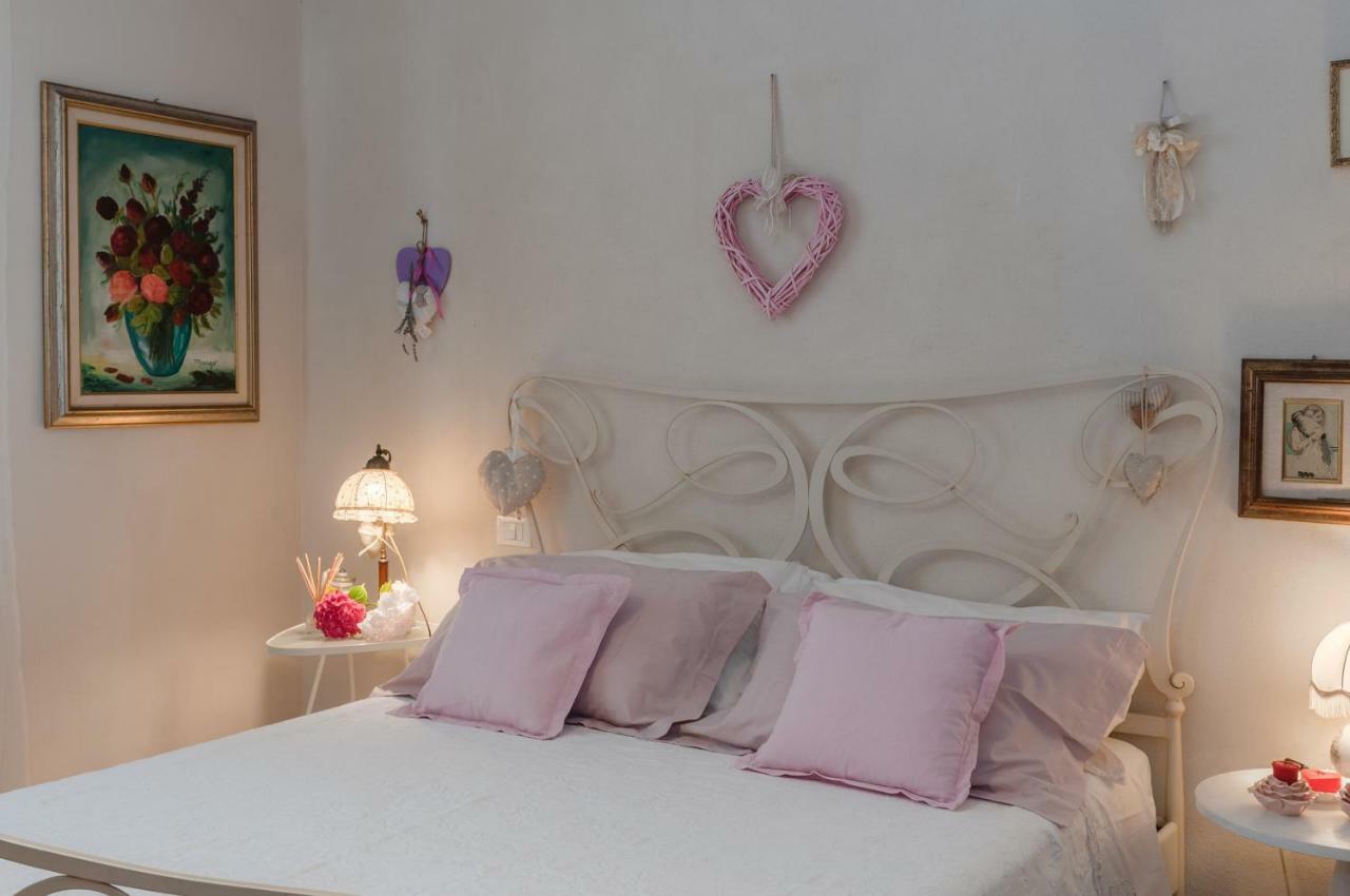 マリーナ・ディ・マッサ Tre Civette Sul Como Bed & Breakfast エクステリア 写真
