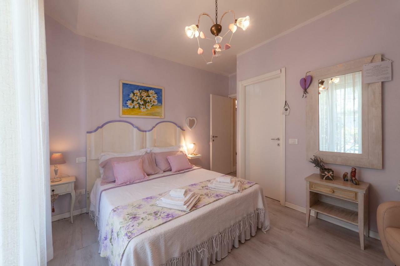 マリーナ・ディ・マッサ Tre Civette Sul Como Bed & Breakfast エクステリア 写真