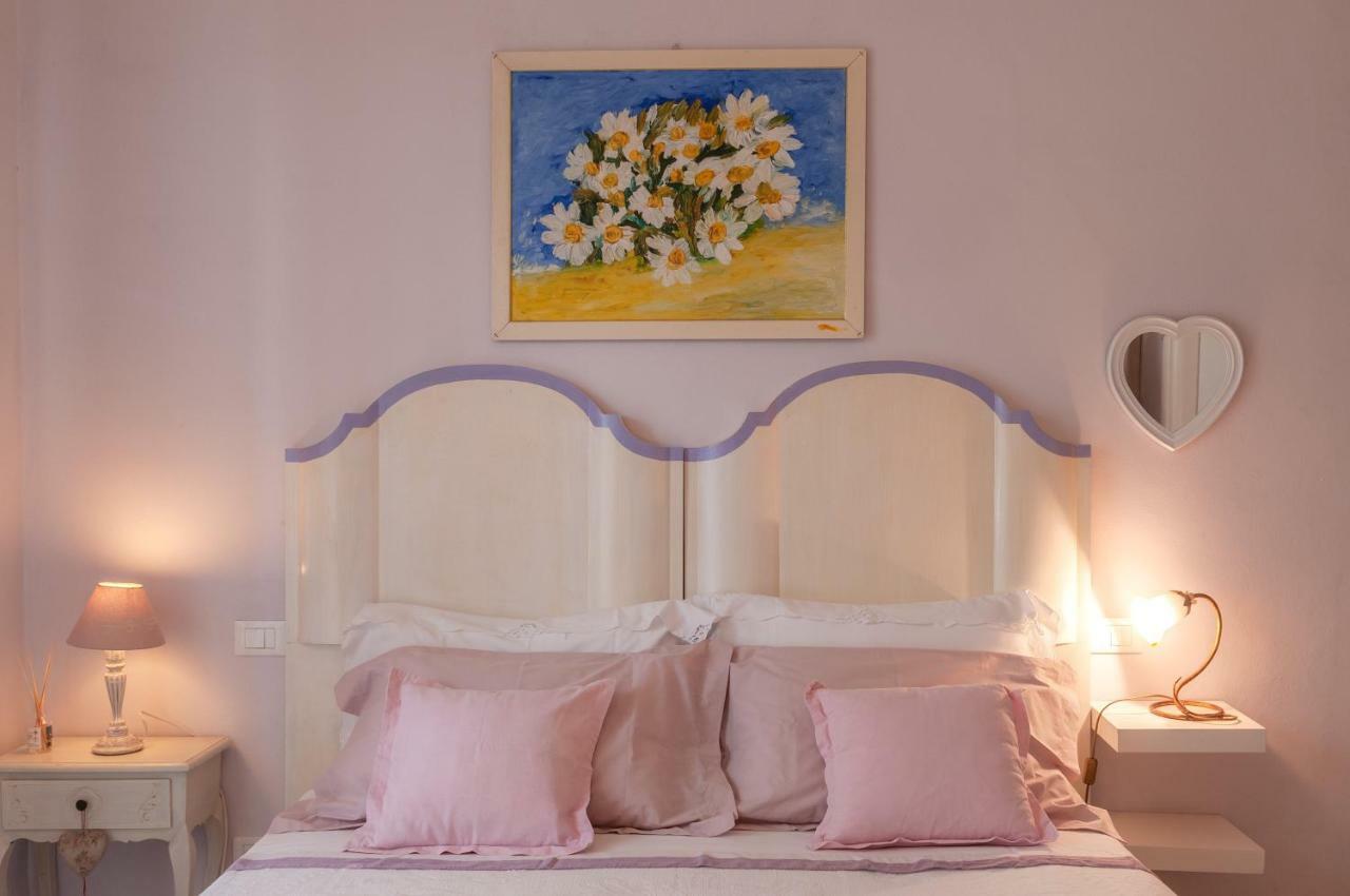 マリーナ・ディ・マッサ Tre Civette Sul Como Bed & Breakfast エクステリア 写真